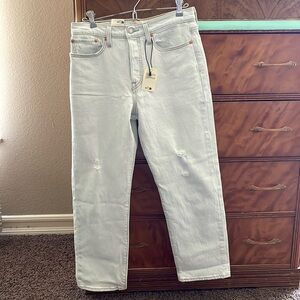 Levi’s Premium Wedge Straight Light Wash Jeans Size 28